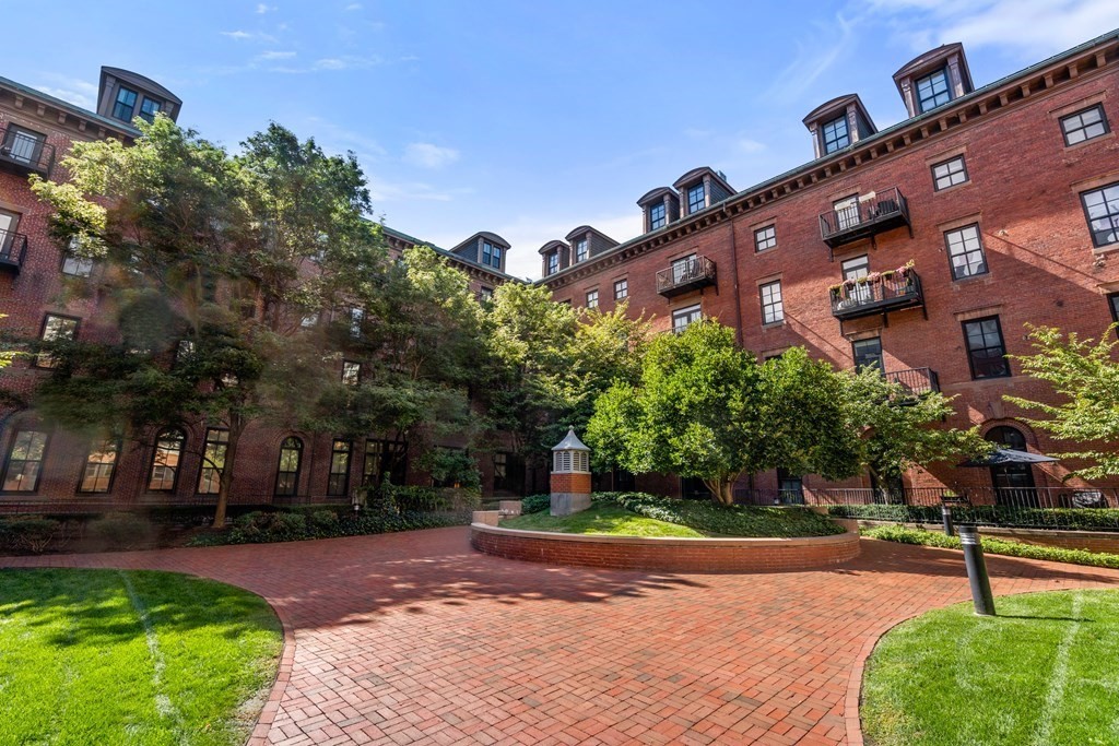 21 Father Francis Gilday St, South End