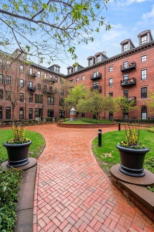 21 Father Francis Gilday St, South End