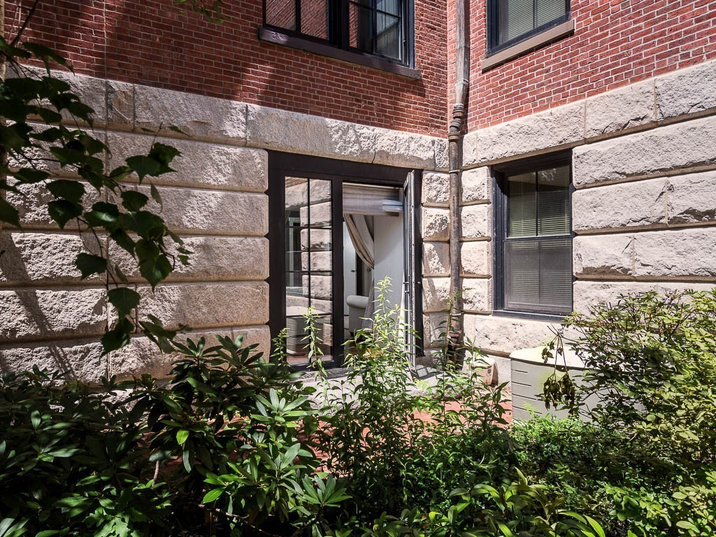 21 Father Francis Gilday St, South End