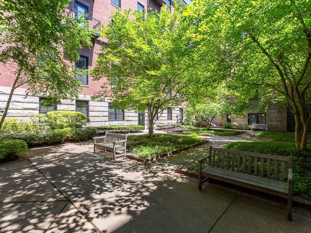 21 Father Francis Gilday St, South End