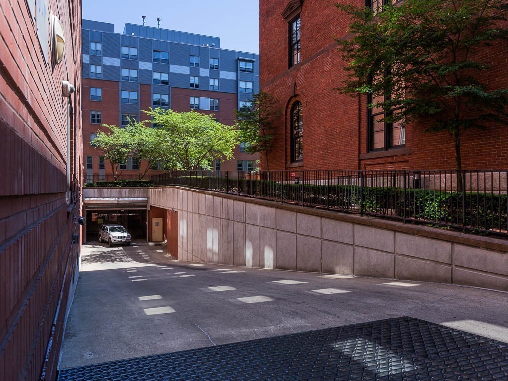 21 Father Francis Gilday St, South End