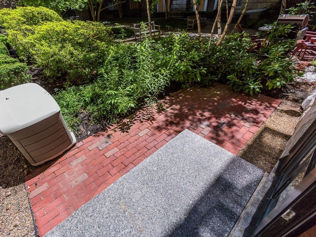 21 Father Francis Gilday St, South End