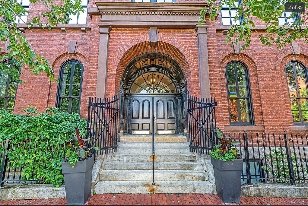 21 Father Francis Gilday St, South End