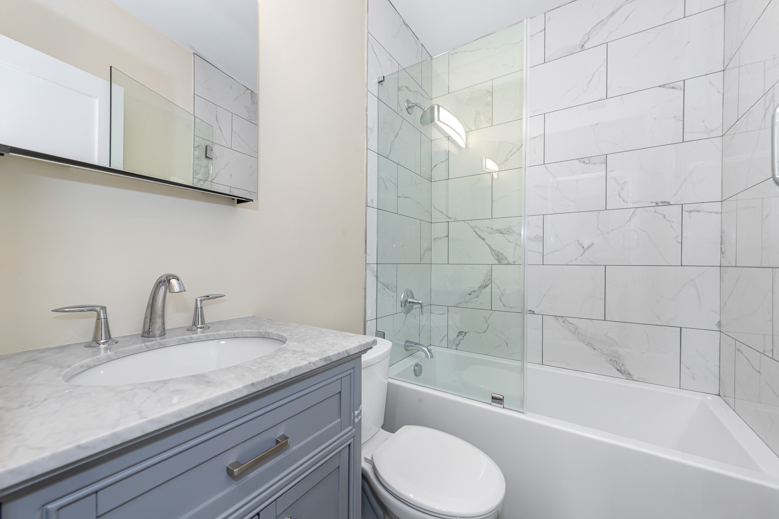 62 Bradbury Ave, Medford