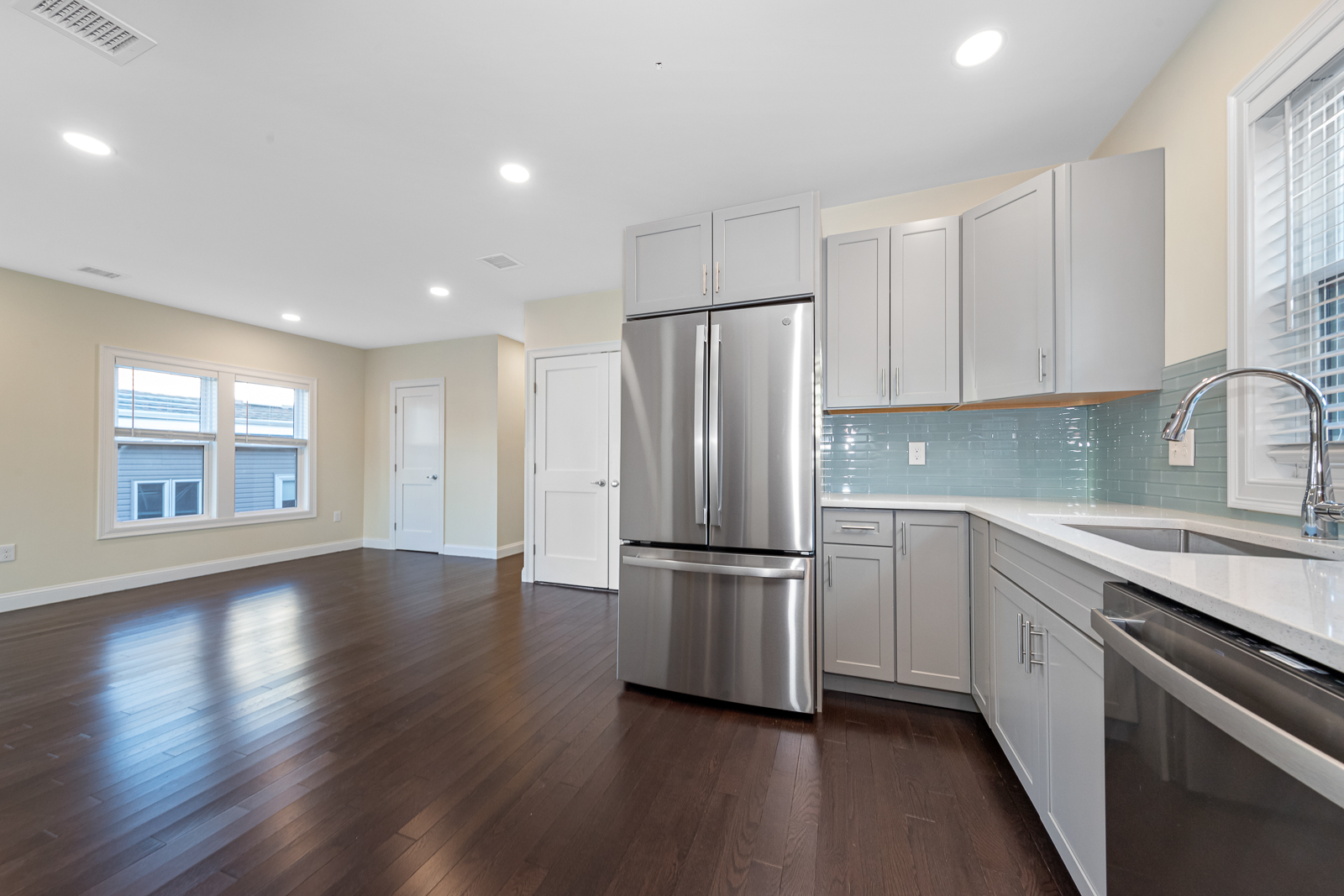 62 Bradbury Ave, Medford