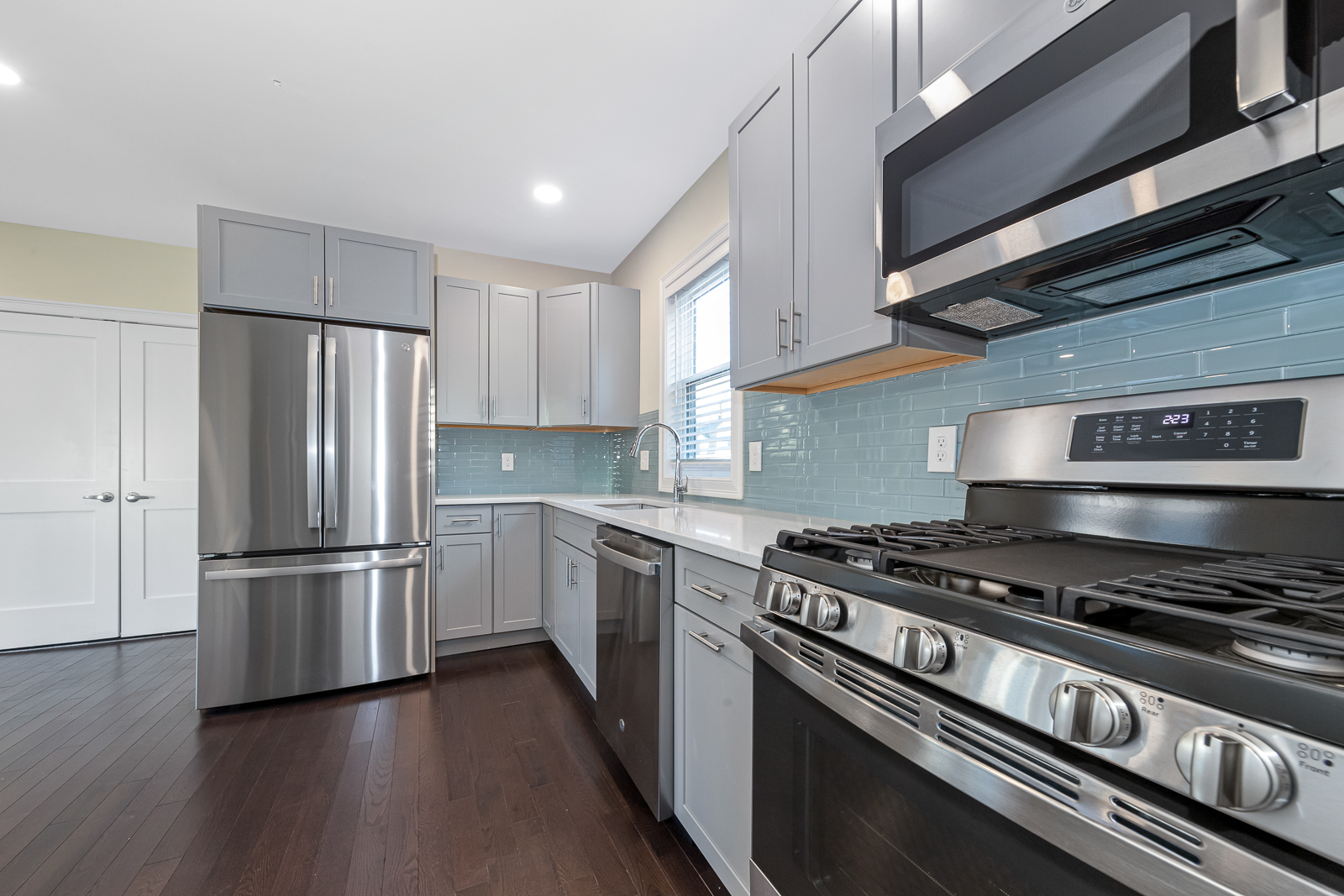 62 Bradbury Ave, Medford