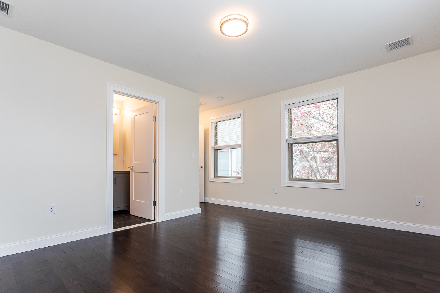 478 Fulton St, Medford