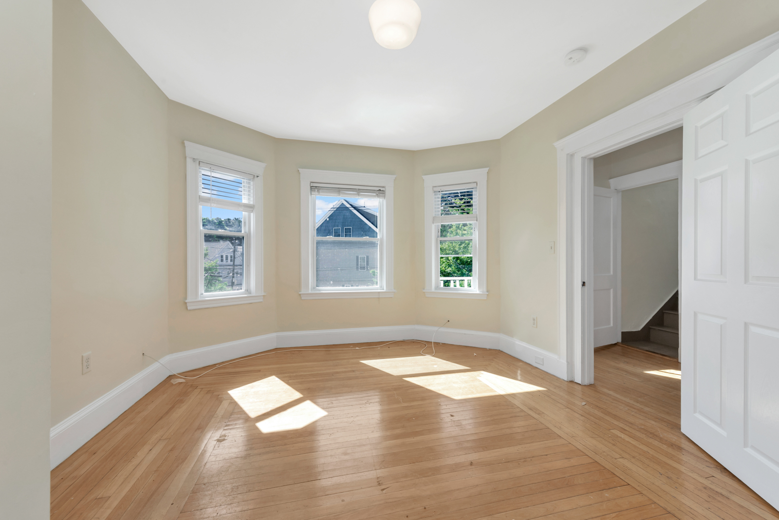 31 Champney St, Oak Square