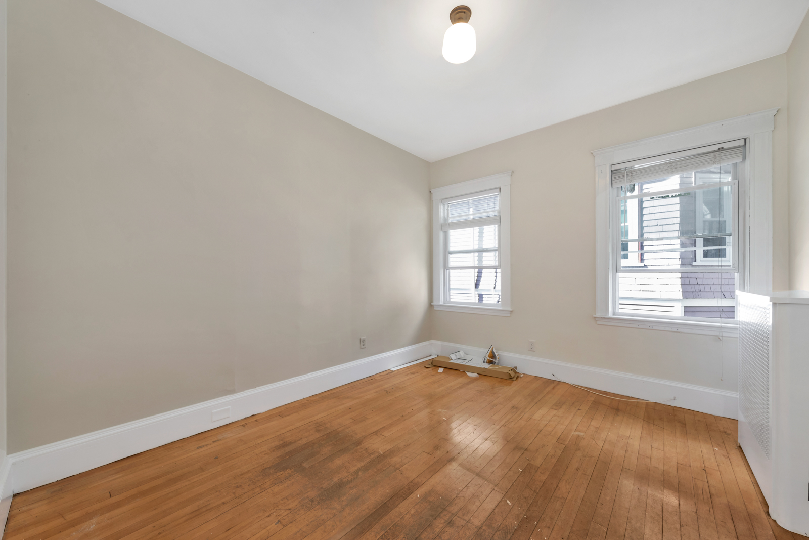 31 Champney St, Oak Square