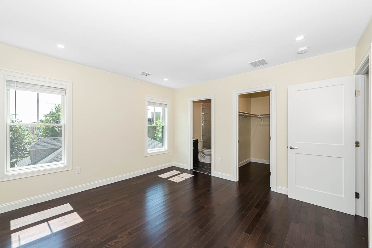 174 Fulton St, Medford