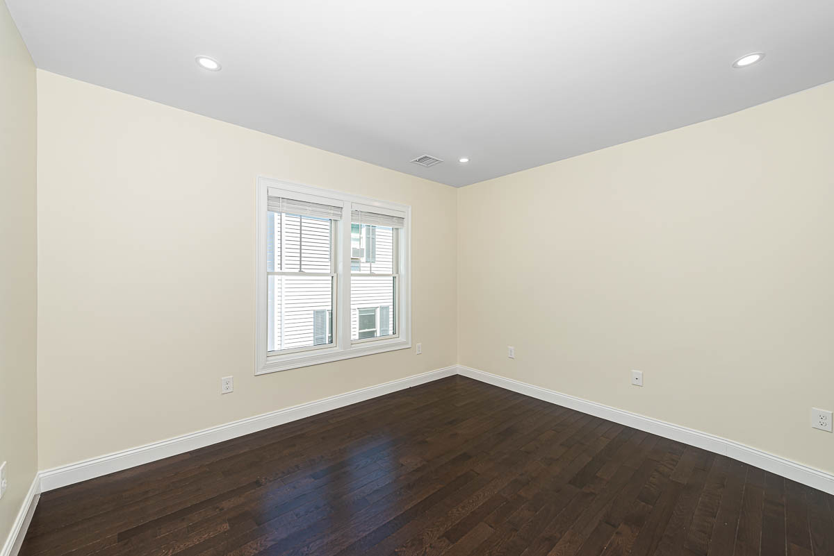 174 Fulton St, Medford