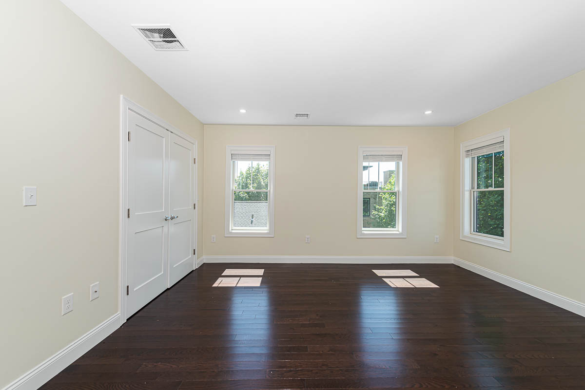 174 Fulton St, Medford