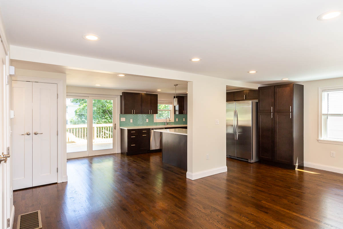 77 Rock Glen Rd, Medford