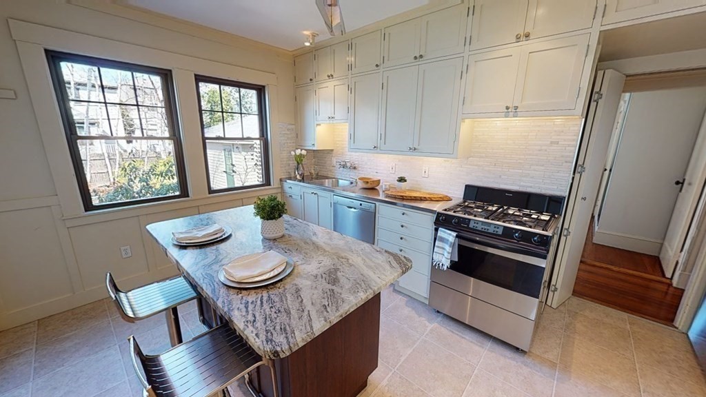 23 Halifax St, Jamaica Plain