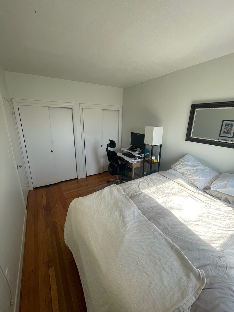 922 Beacon St, Fenway