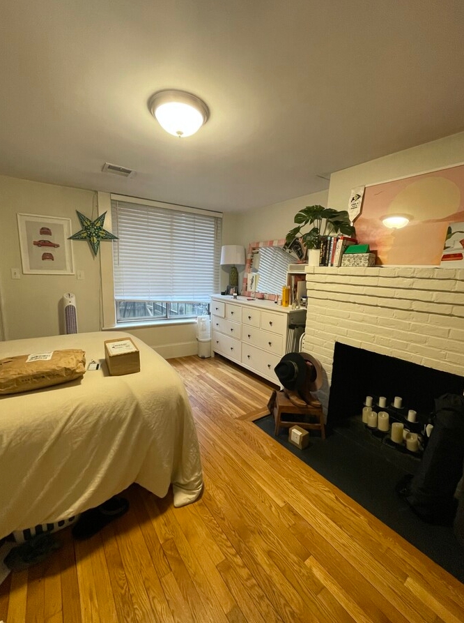 62 West Cedar St, Beacon Hill