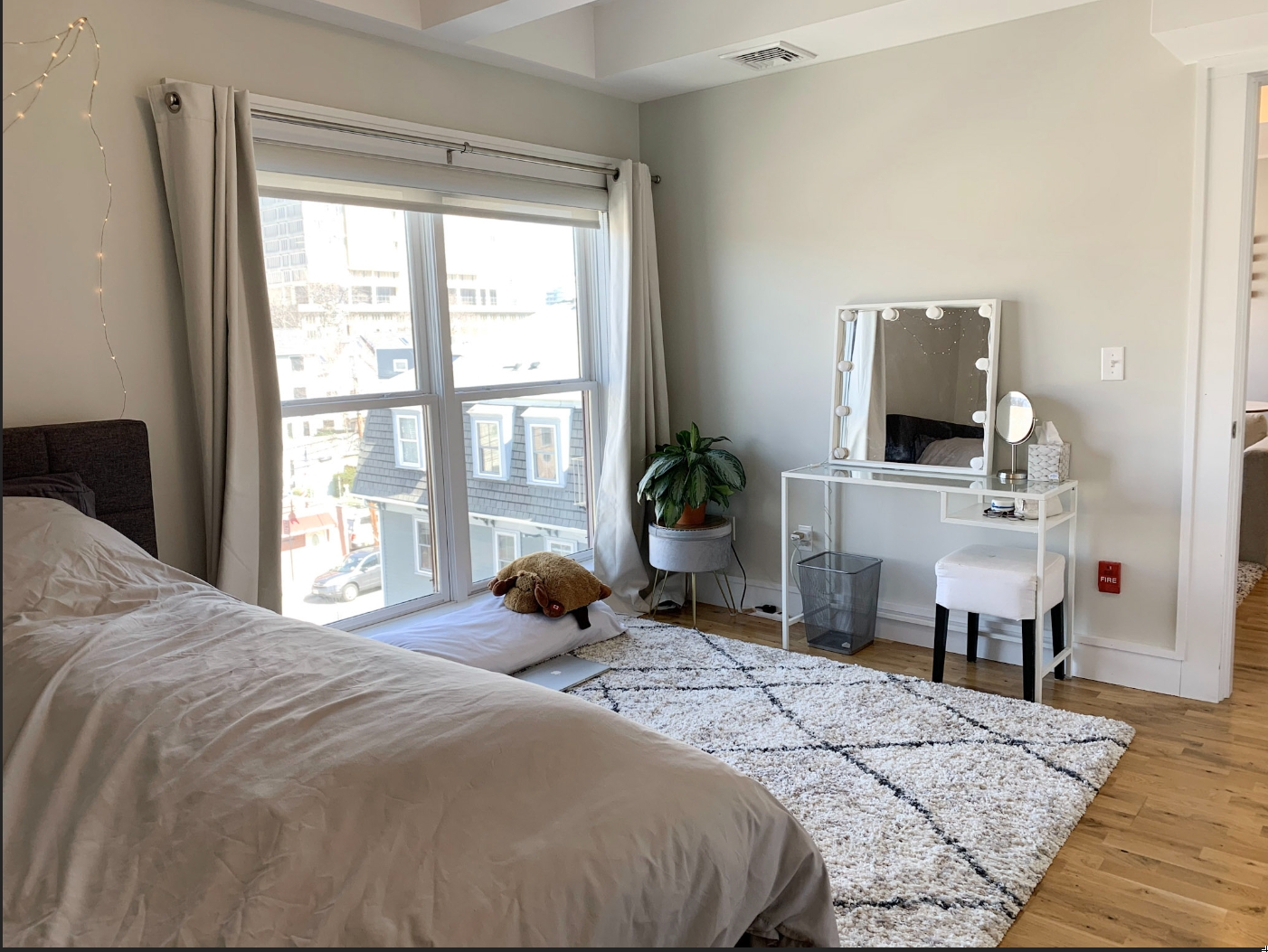 126 Charles St, East Cambridge