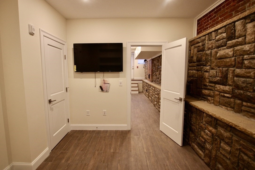 1616 Beacon St, Corey Hill