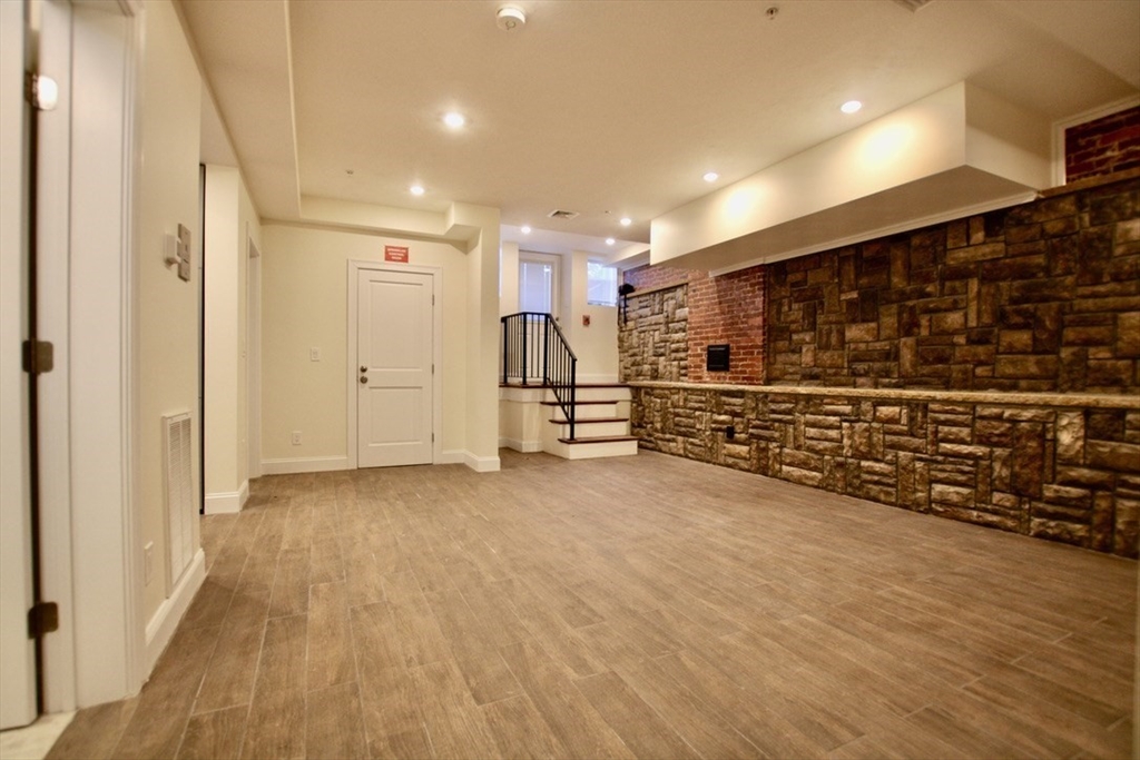 1616 Beacon St, Corey Hill