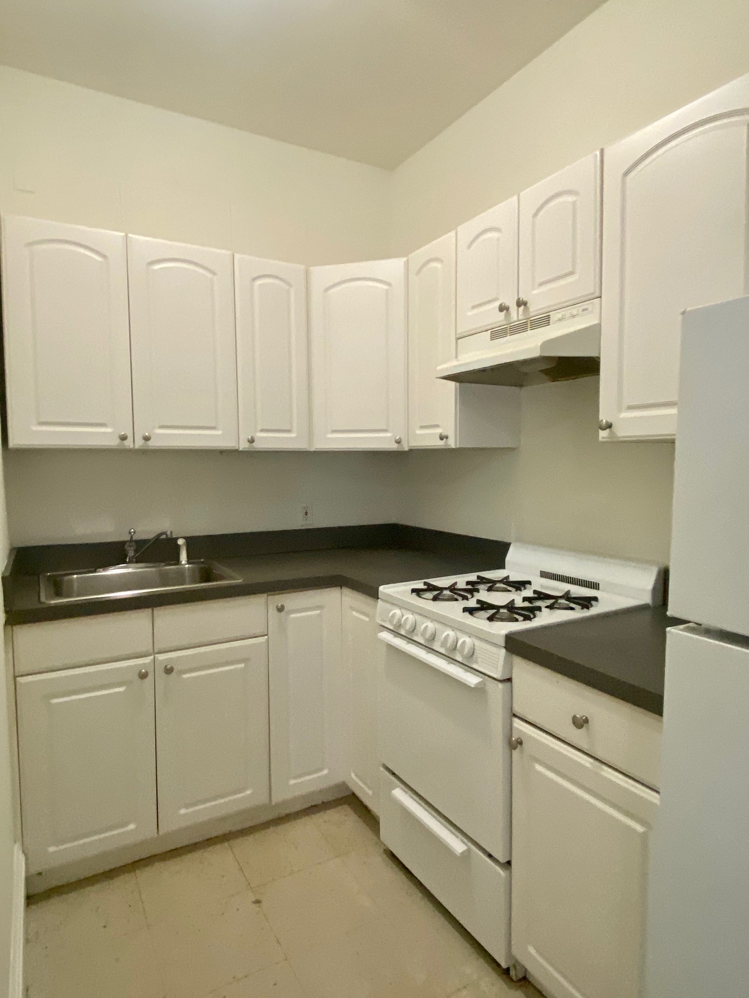 77 Brighton Ave, Allston