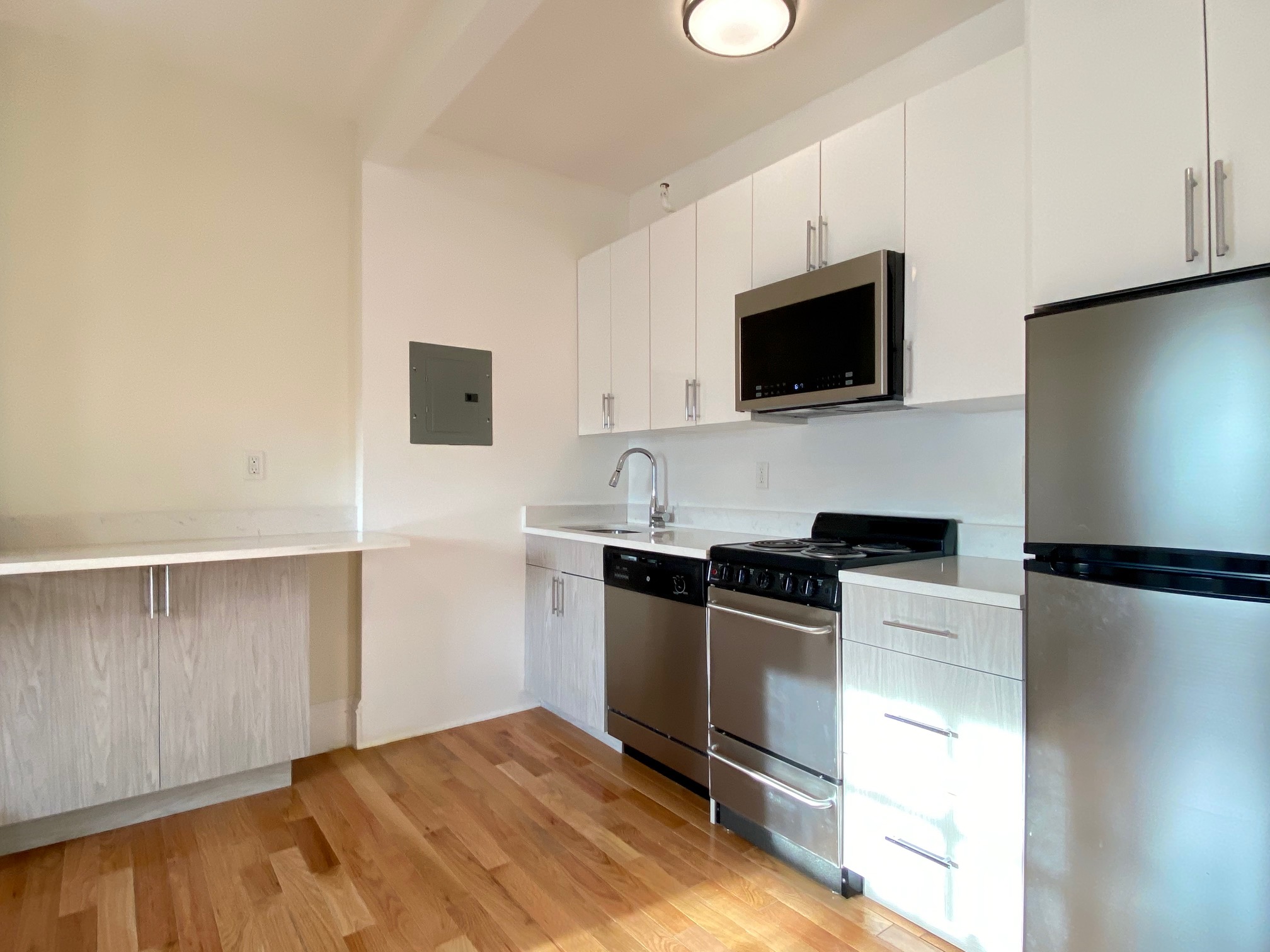 92 Charles St, Beacon Hill