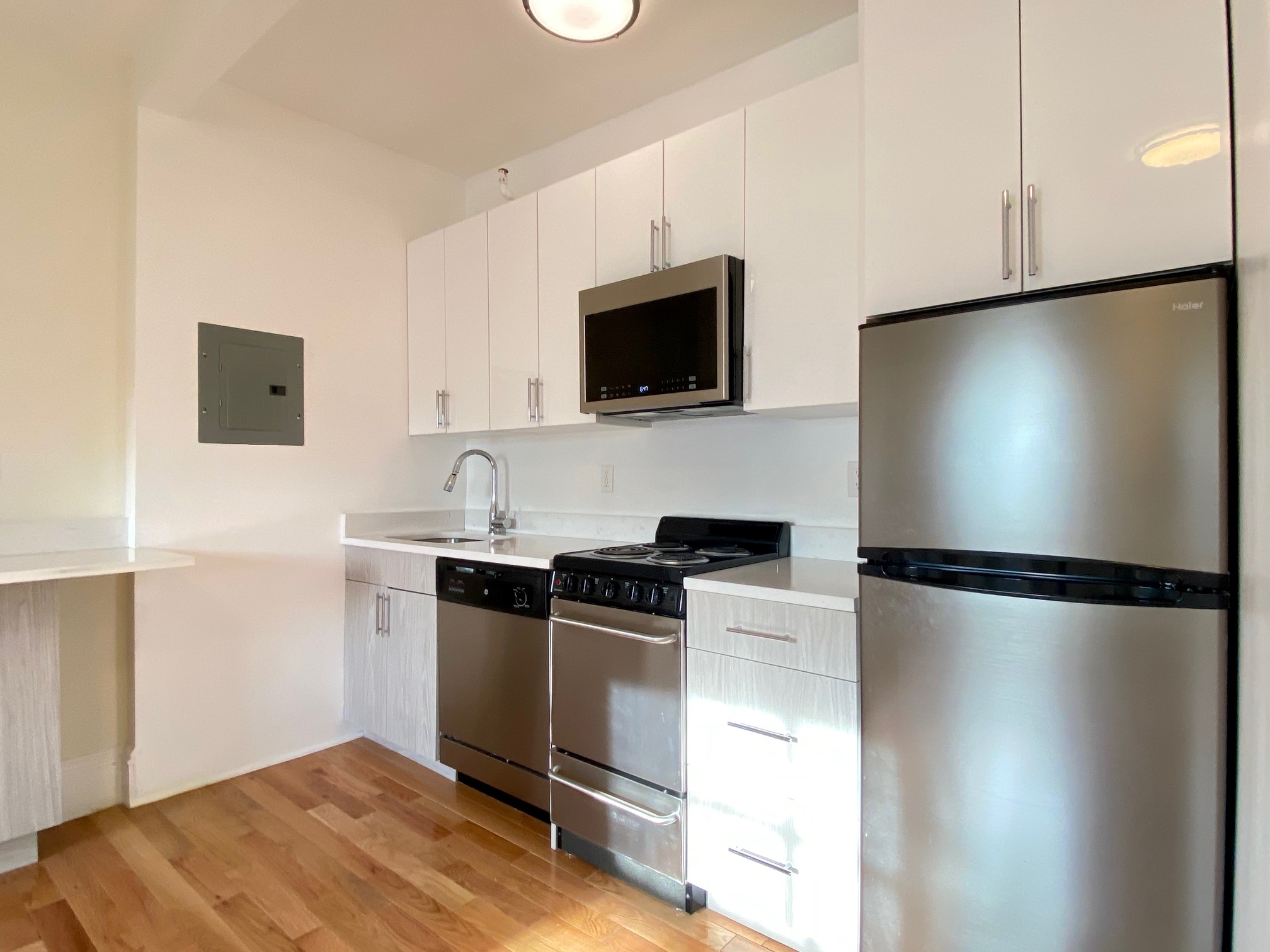 92 Charles St, Beacon Hill