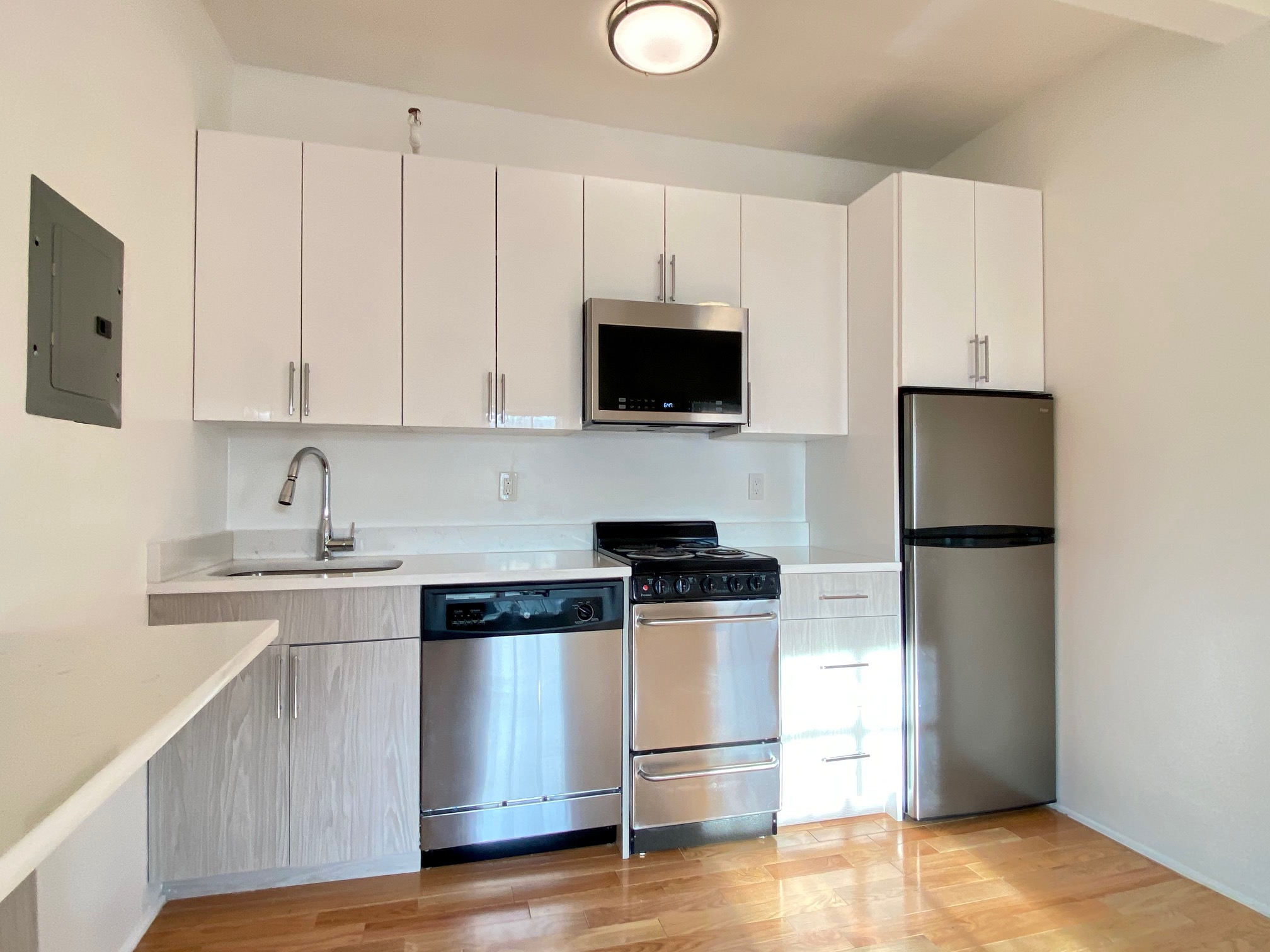 92 Charles St, Beacon Hill