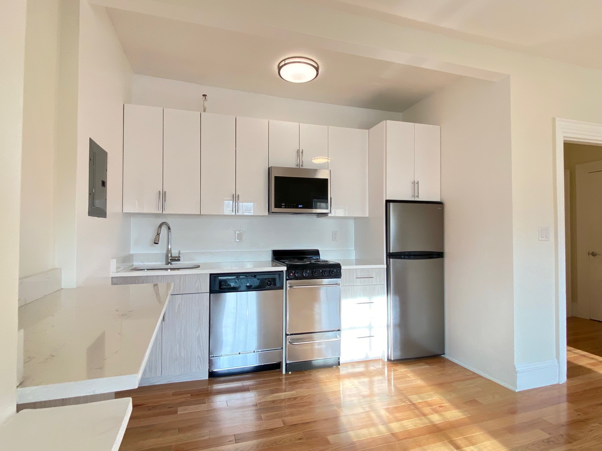 92 Charles St, Beacon Hill