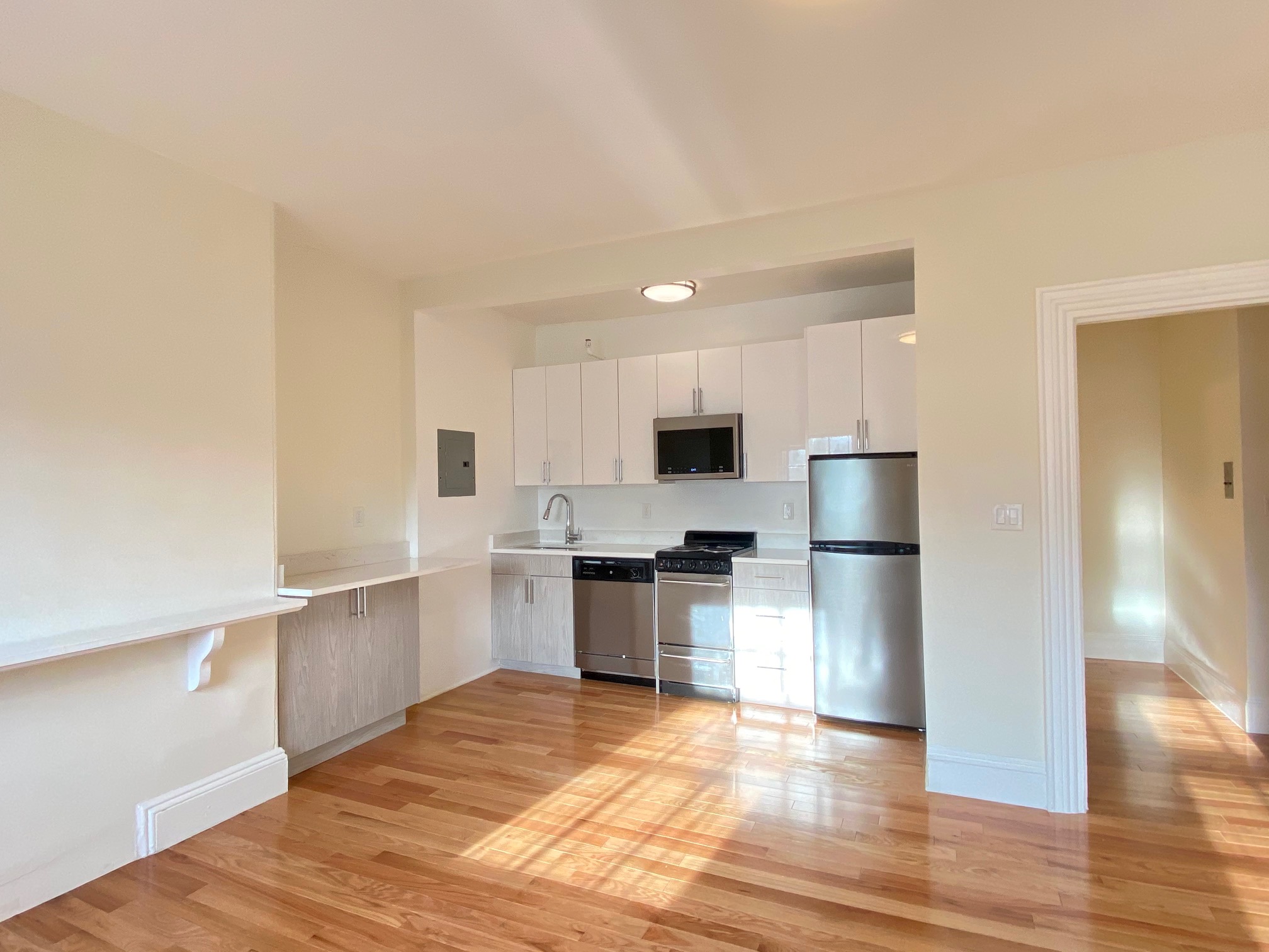 92 Charles St, Beacon Hill