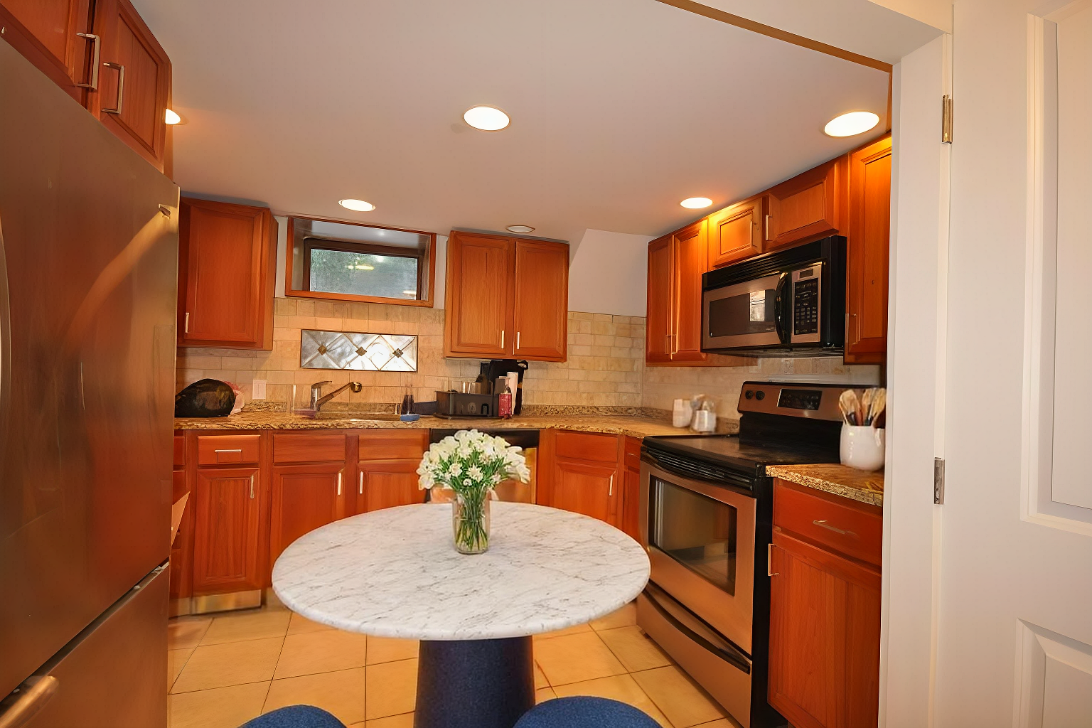 22 Sussex St, Roxbury