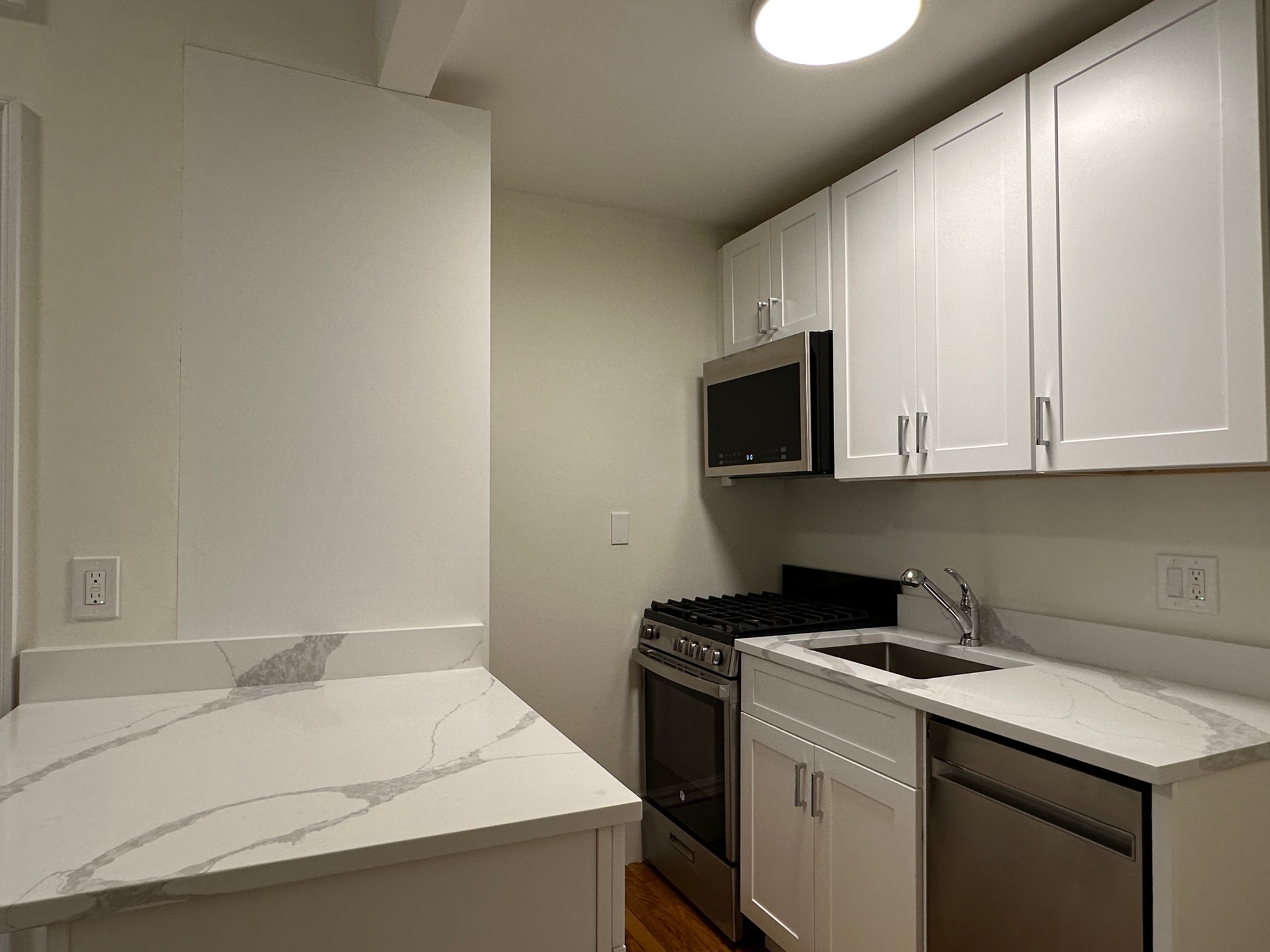 86 Charles St, Beacon Hill