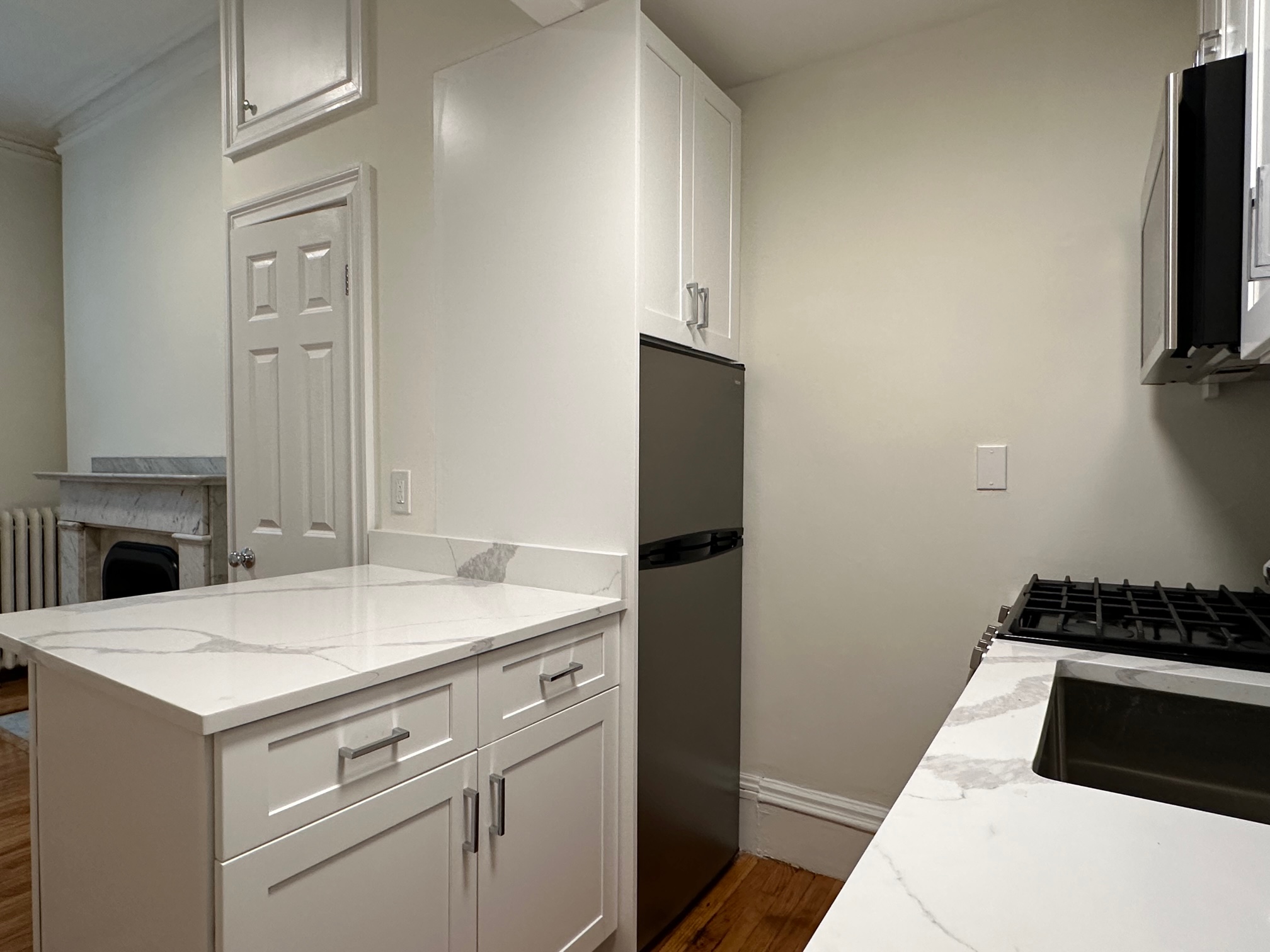 86 Charles St, Beacon Hill