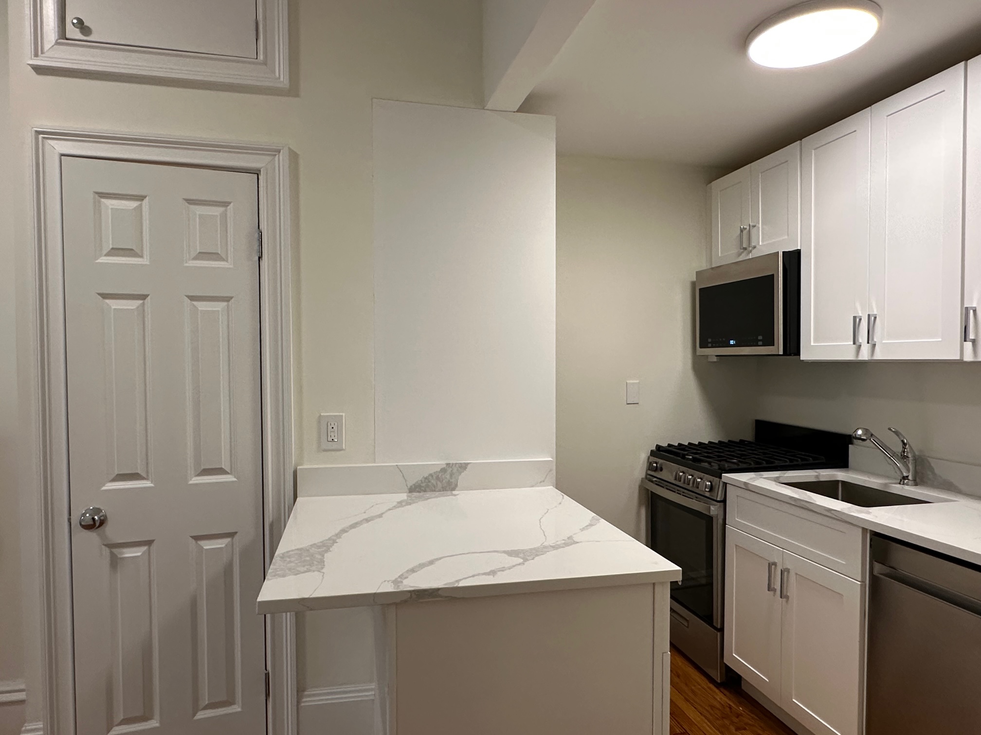 86 Charles St, Beacon Hill