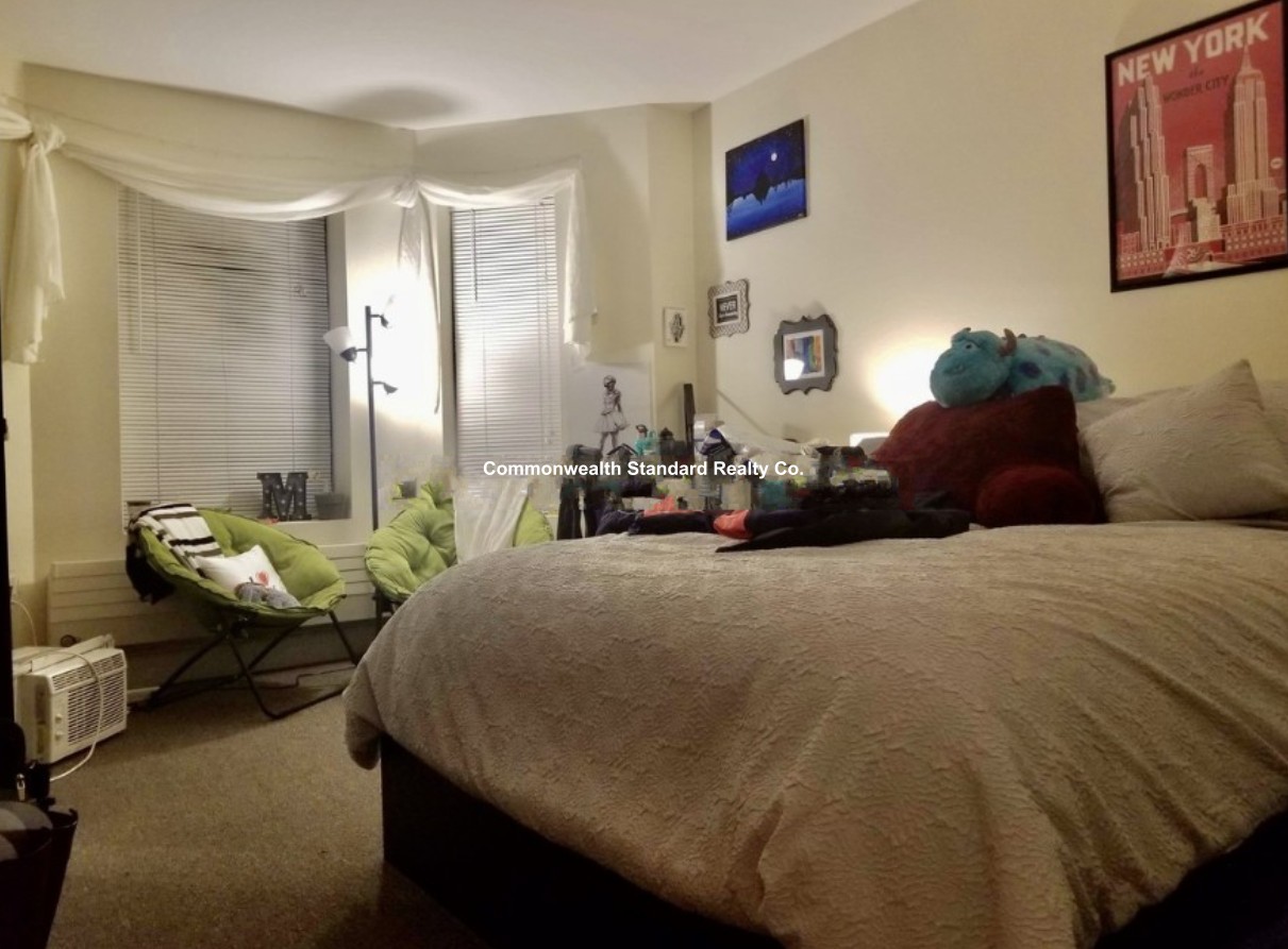 829 Beacon St, Fenway