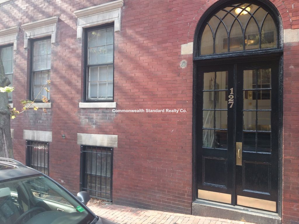 127 Myrtle St, Beacon Hill