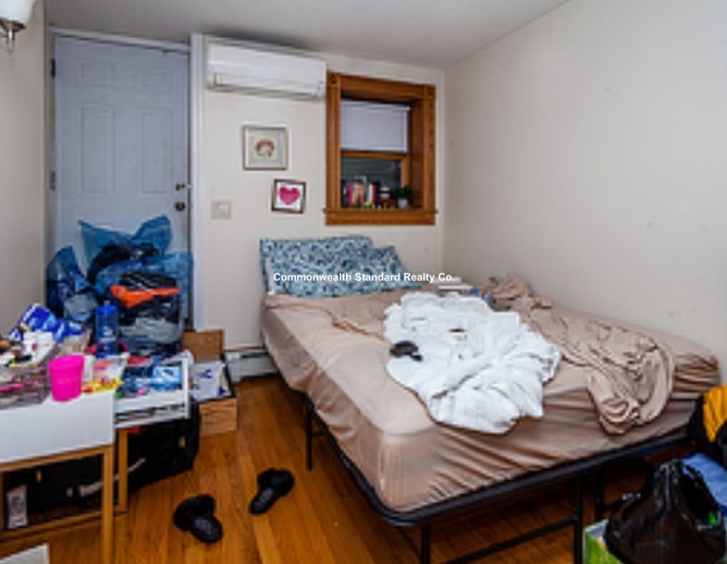 4 bed, 2 bath apartment for rent at 47 Garden St Unit 1, Beacon Hill — photo 4 of 8