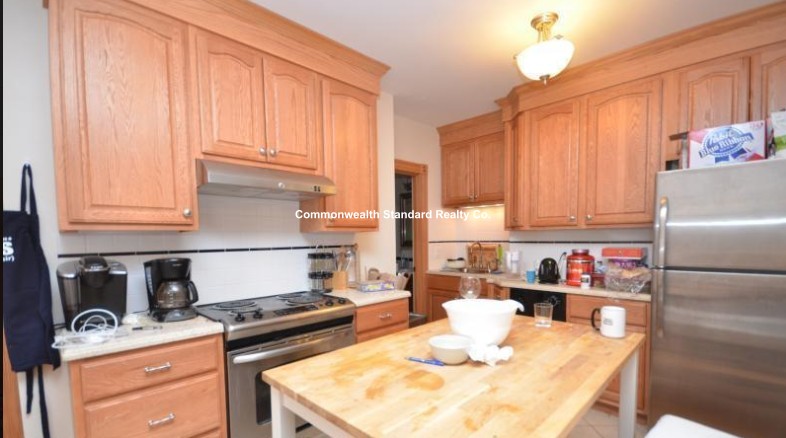 4 bed, 2 bath apartment for rent at 47 Garden St Unit 1, Beacon Hill