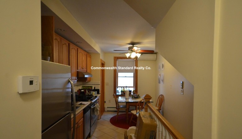 4 bed, 2 bath apartment for rent at 47 Garden St Unit 1, Beacon Hill — photo 6 of 8