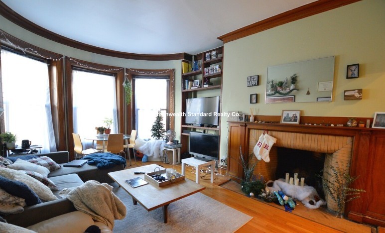 849 Beacon St, Fenway