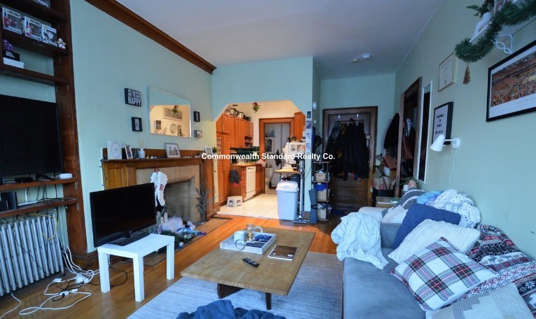 849 Beacon St, Fenway