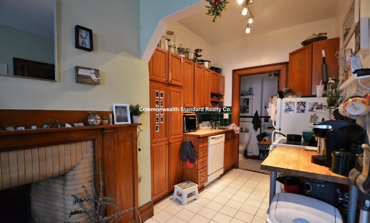 849 Beacon St, Fenway