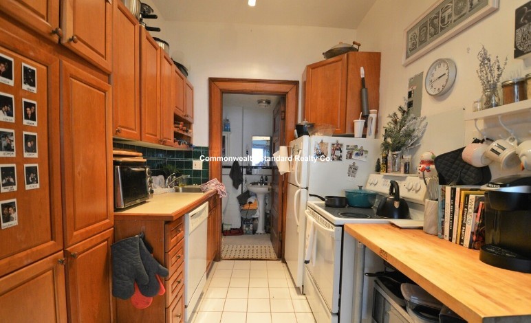 849 Beacon St, Fenway