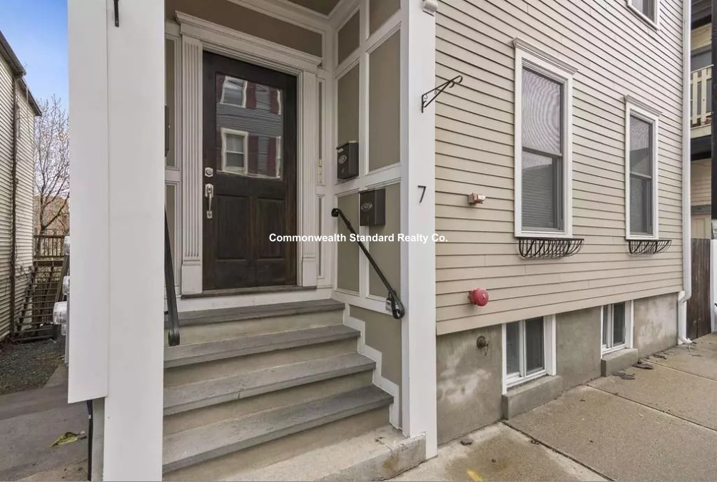 7 Tuckerman St, South Boston