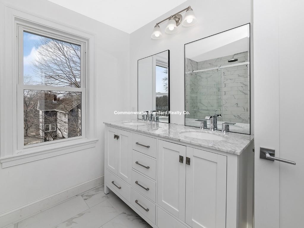 3 bed, 3 bath apartment for rent at 63 Bradford Rd Unit B, Watertown — photo 5 of 33