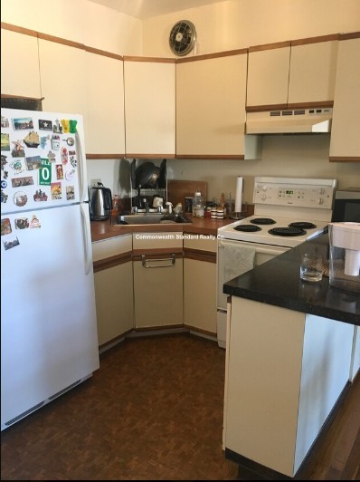 922 Beacon St, Fenway