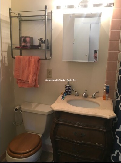 922 Beacon St, Fenway