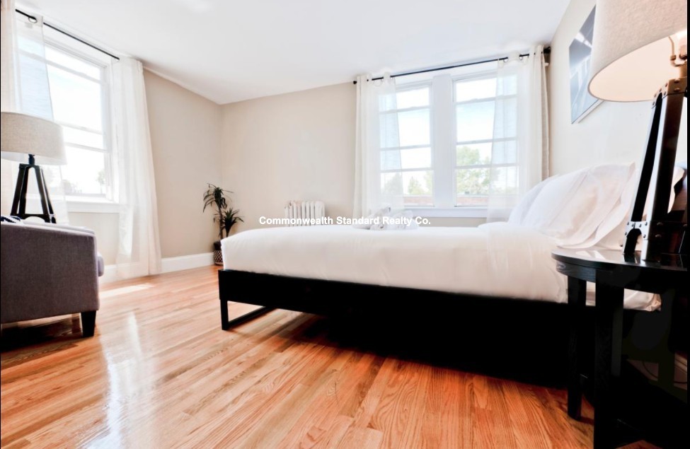 68 Egmont St, Coolidge Corner