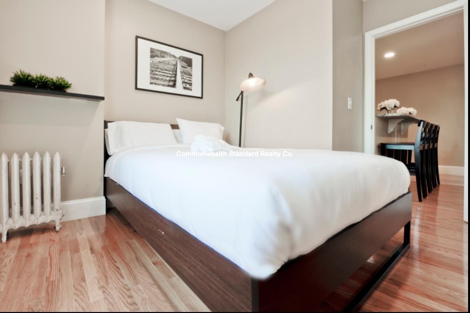 68 Egmont St, Coolidge Corner