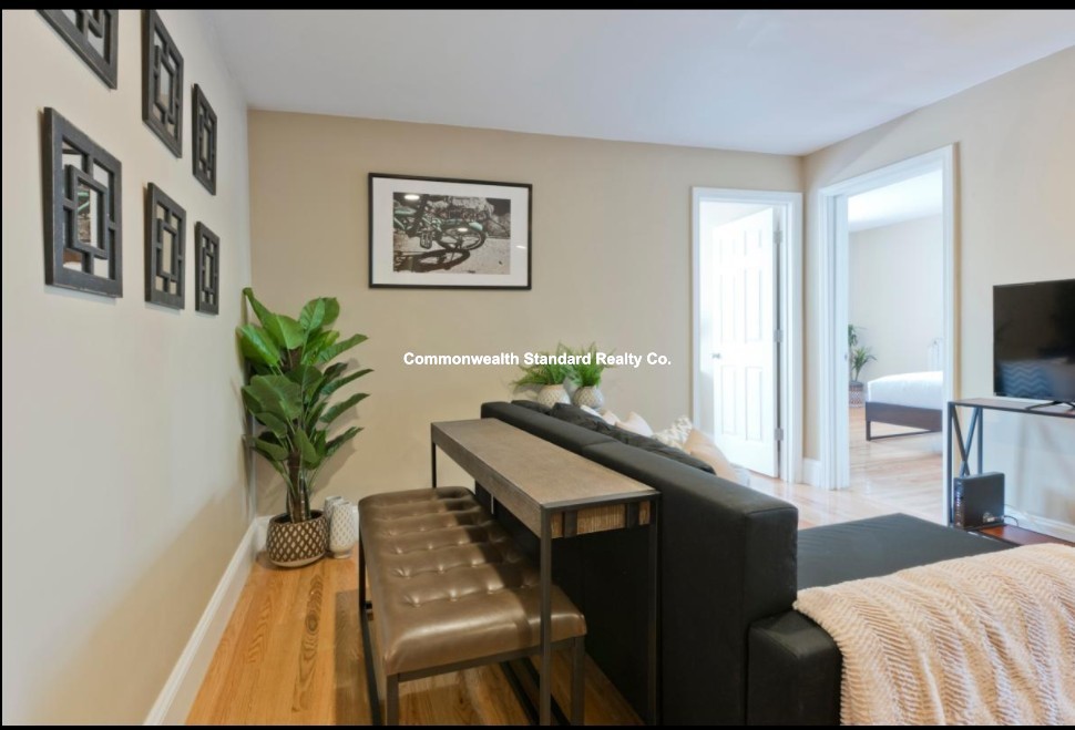 68 Egmont St, Coolidge Corner