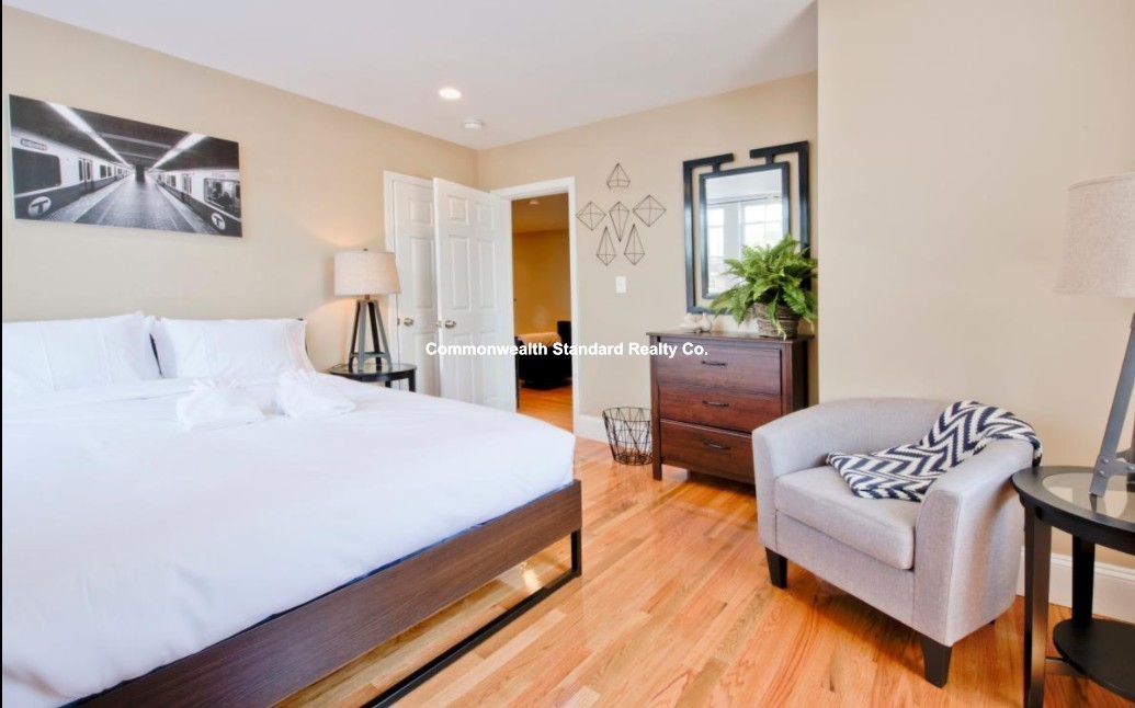 68 Egmont St, Coolidge Corner